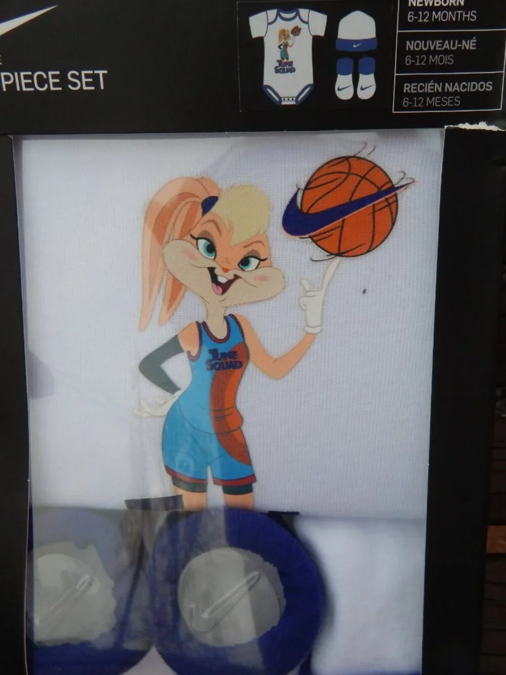 Nike Space Jam Lola Bunny Baby Gift Set 6-12 Months Bodysuit Hat Booties NEW